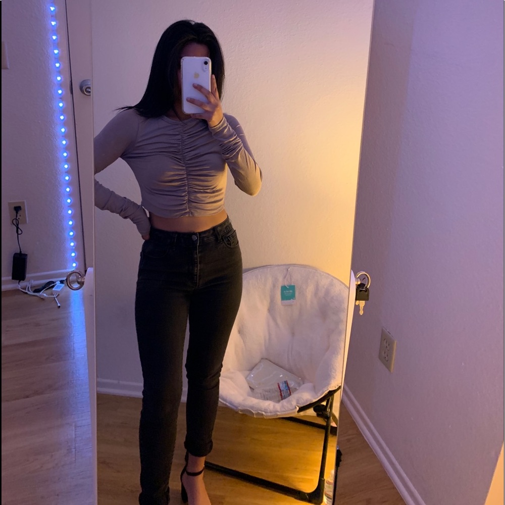 Beige long sleeve crop top